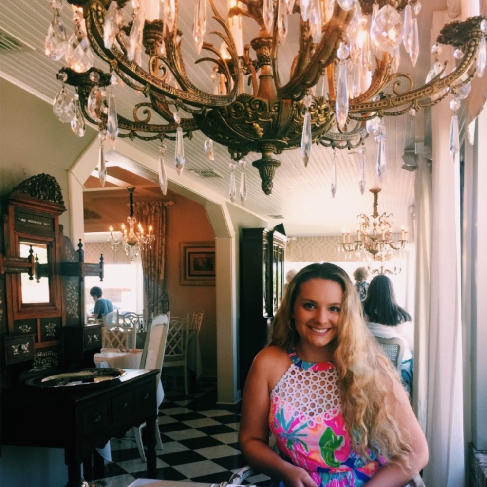 Meet your Posher, Caroline